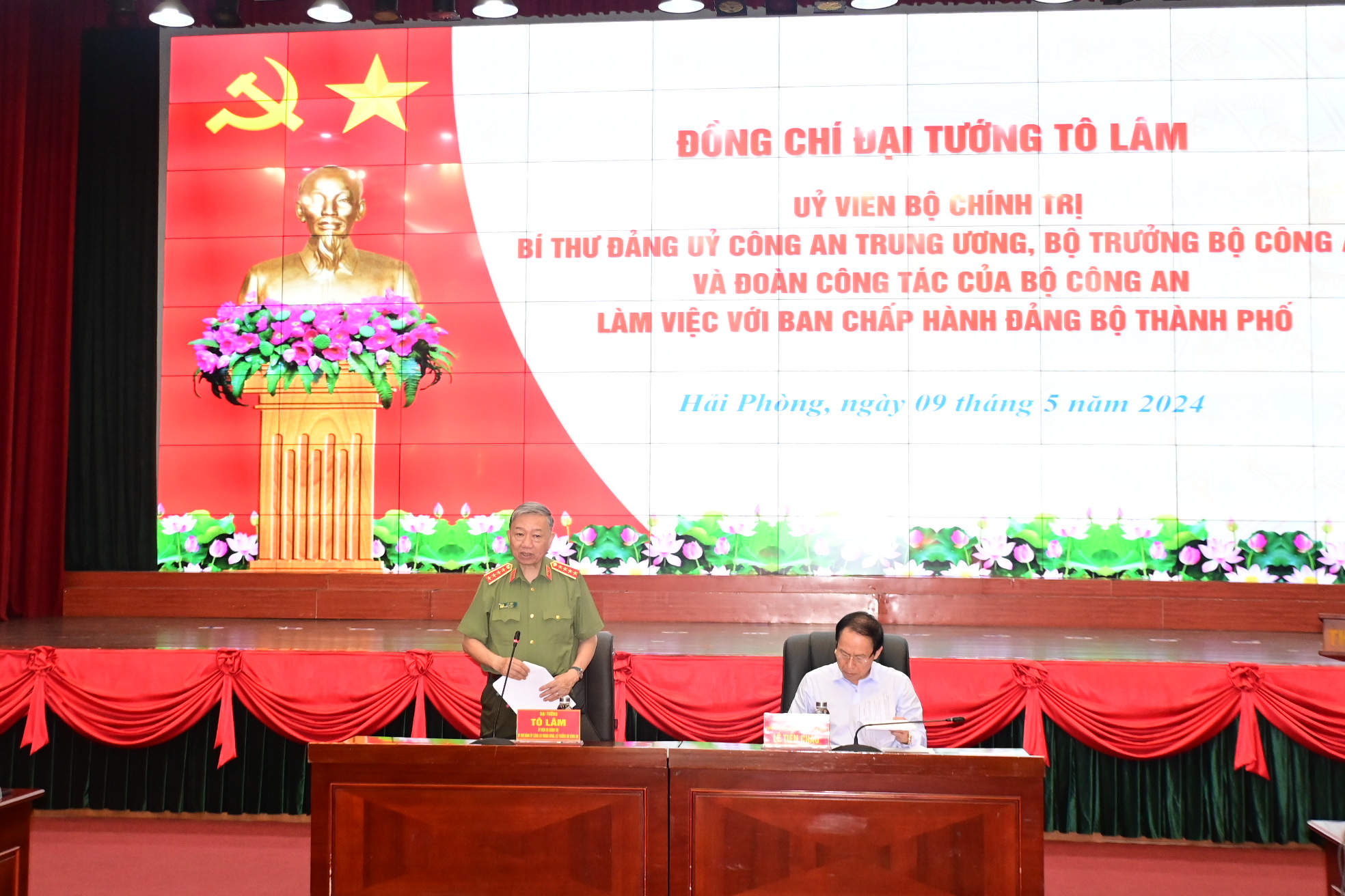 Bảo đảm vững chắc an ninh, trật tự, xây dựng thành phố Hải Phòng phát triển nhanh, hiện đại